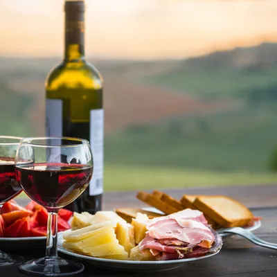 Picadas & Vino