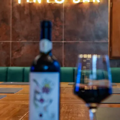 Tinto Bar
