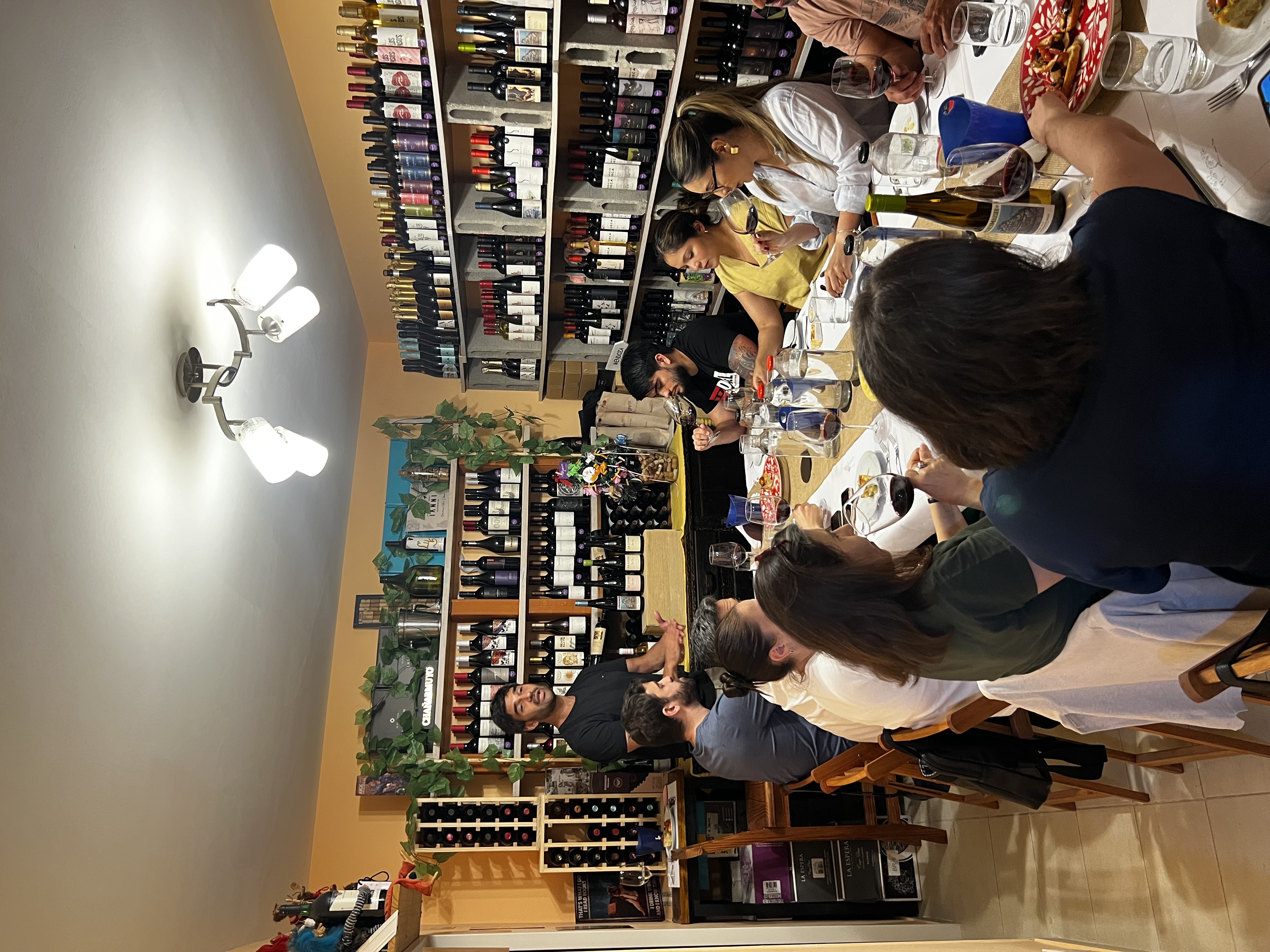 Tercer Vino: Vinoteca de terruños